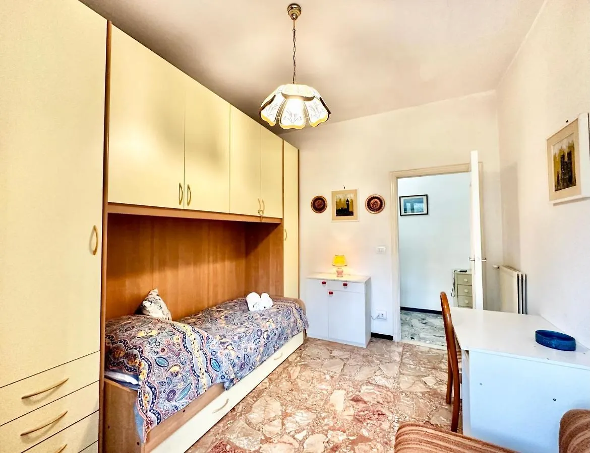Apartment Hostdomus - Casa Medusa Finale Ligure Italy
